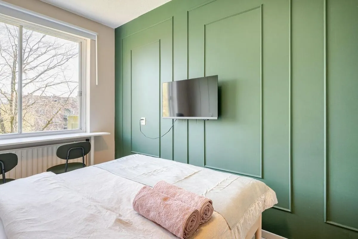 Homestay Amsterdam Centraal In 10 Minutes - Nearby Metro Netherlands